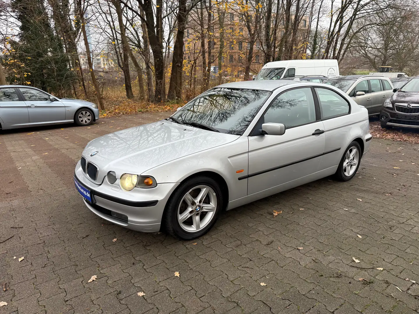 BMW 320 Ti + Automatik + Klima +Navigation Grau - 1