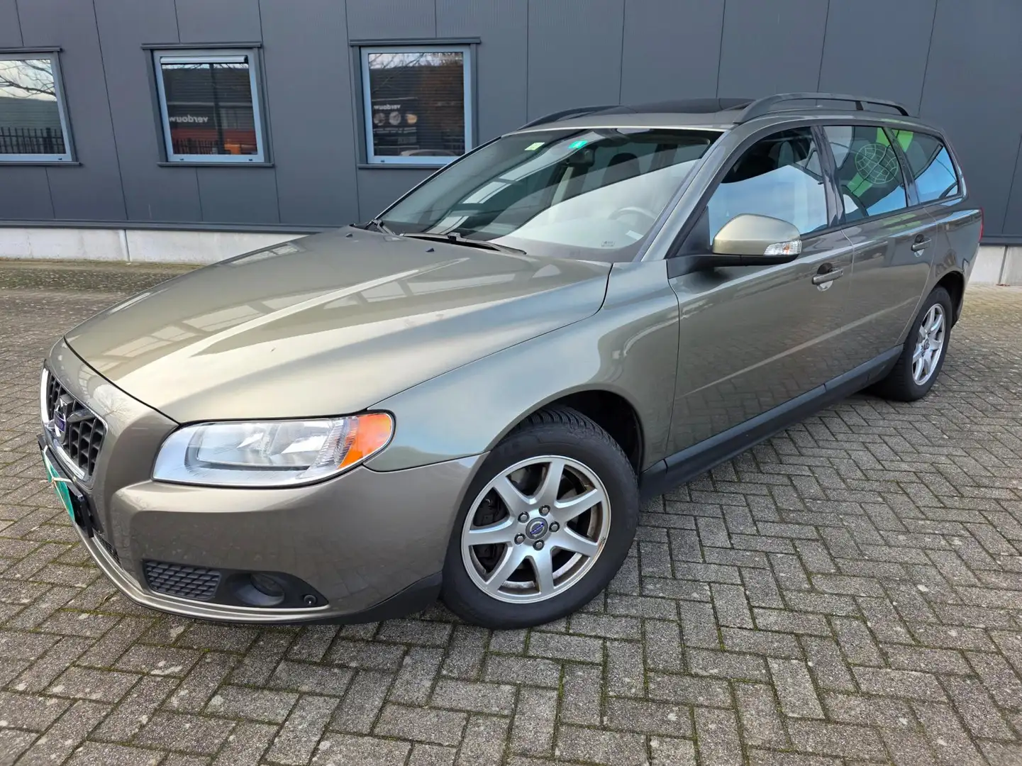 Volvo V70 3.2 AWD, schuifdak, netto € 11.350, bijtelvriendel Vert - 1