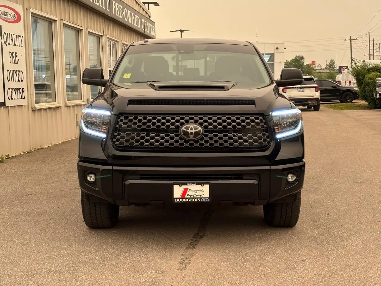 Toyota Tundra снимка Toyota Tundra
