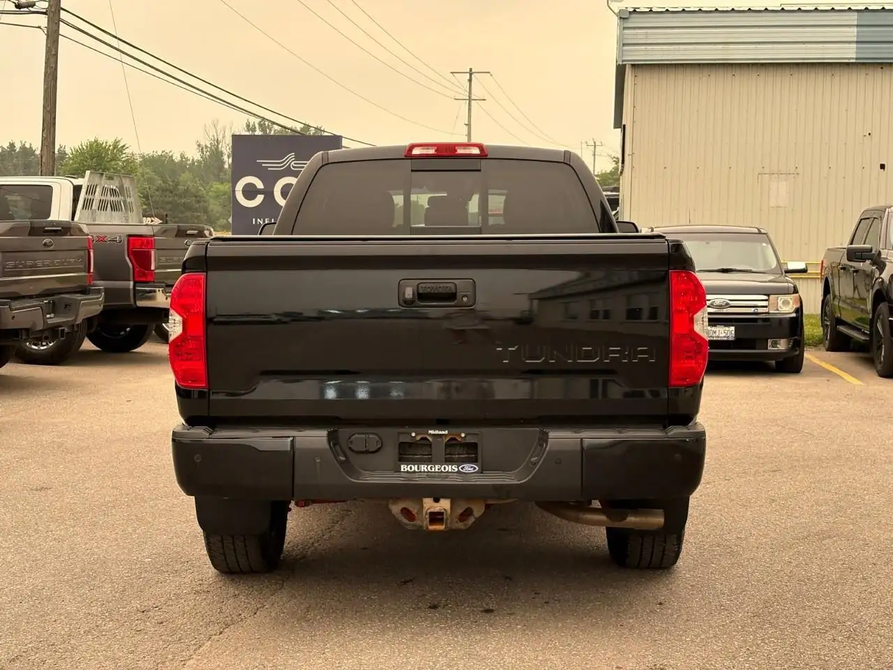 Toyota Tundra снимка Toyota Tundra