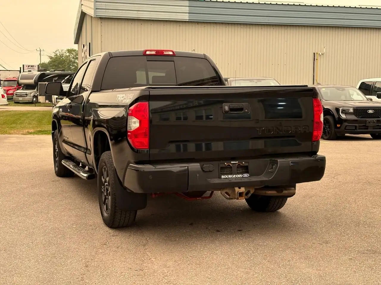 Toyota Tundra снимка Toyota Tundra