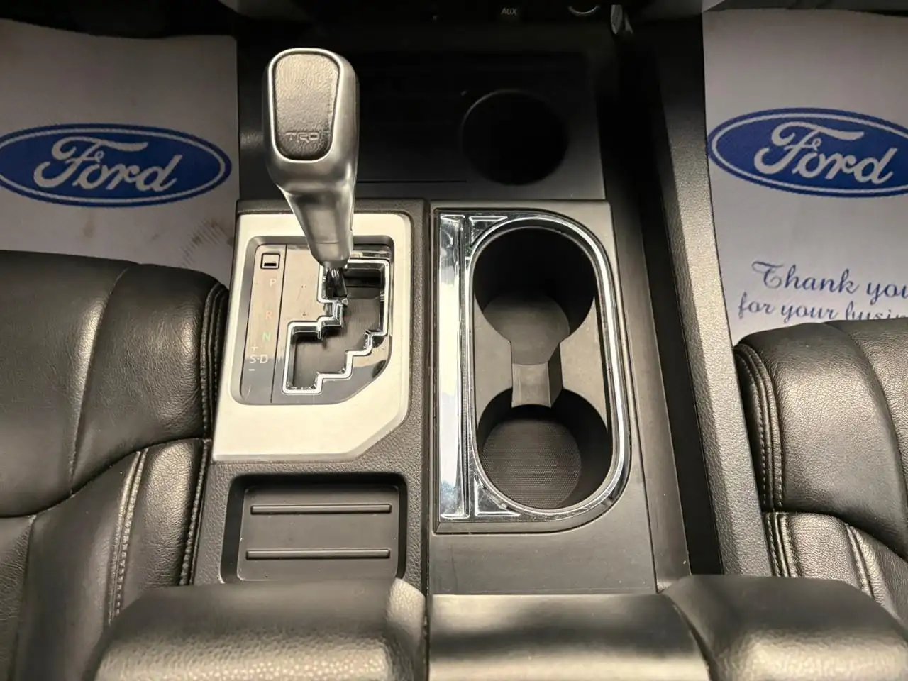 Toyota Tundra снимка Toyota Tundra