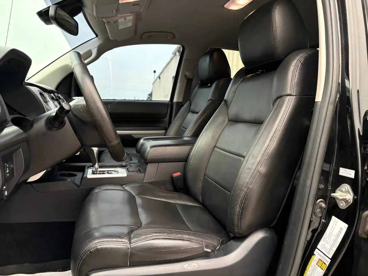 Toyota Tundra снимка Toyota Tundra