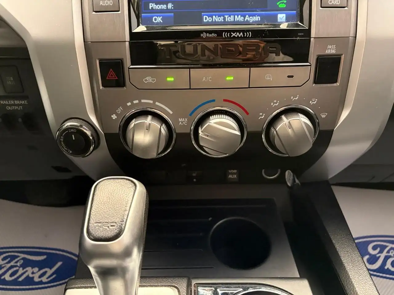Toyota Tundra снимка Toyota Tundra