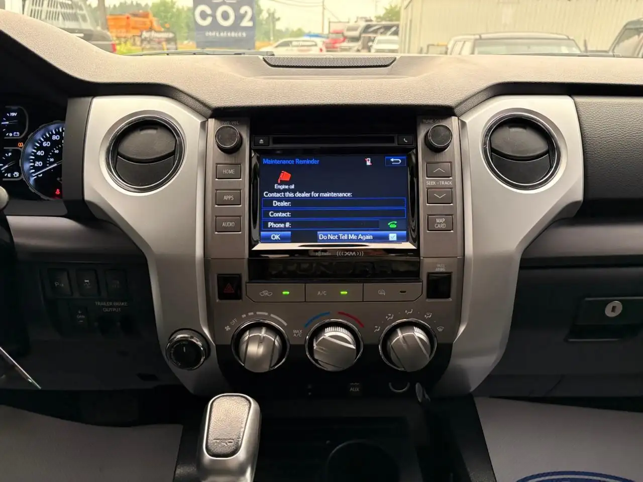 Toyota Tundra снимка Toyota Tundra