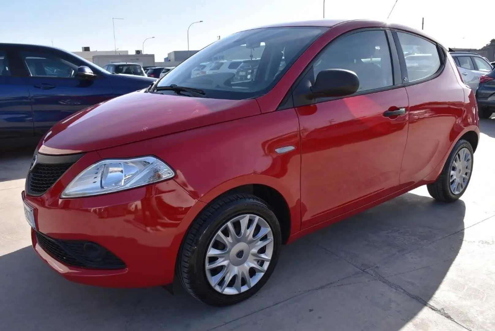 Lancia Ypsilon 1.2 69 CV 5 porte Platinum Rosso - 1