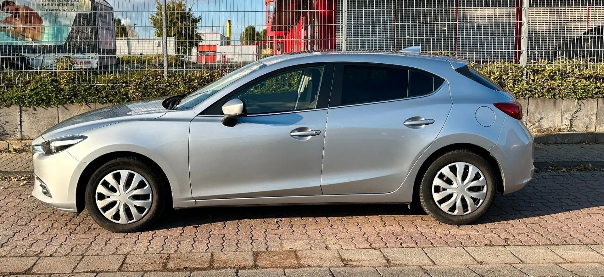Mazda 3 Lim. Center-Line Silber - 2