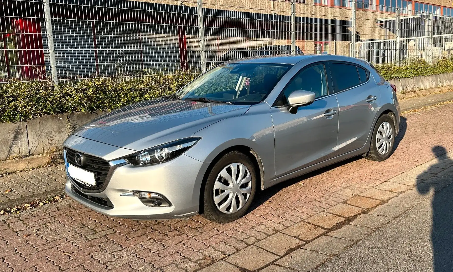 Mazda 3 Lim. Center-Line Silber - 1