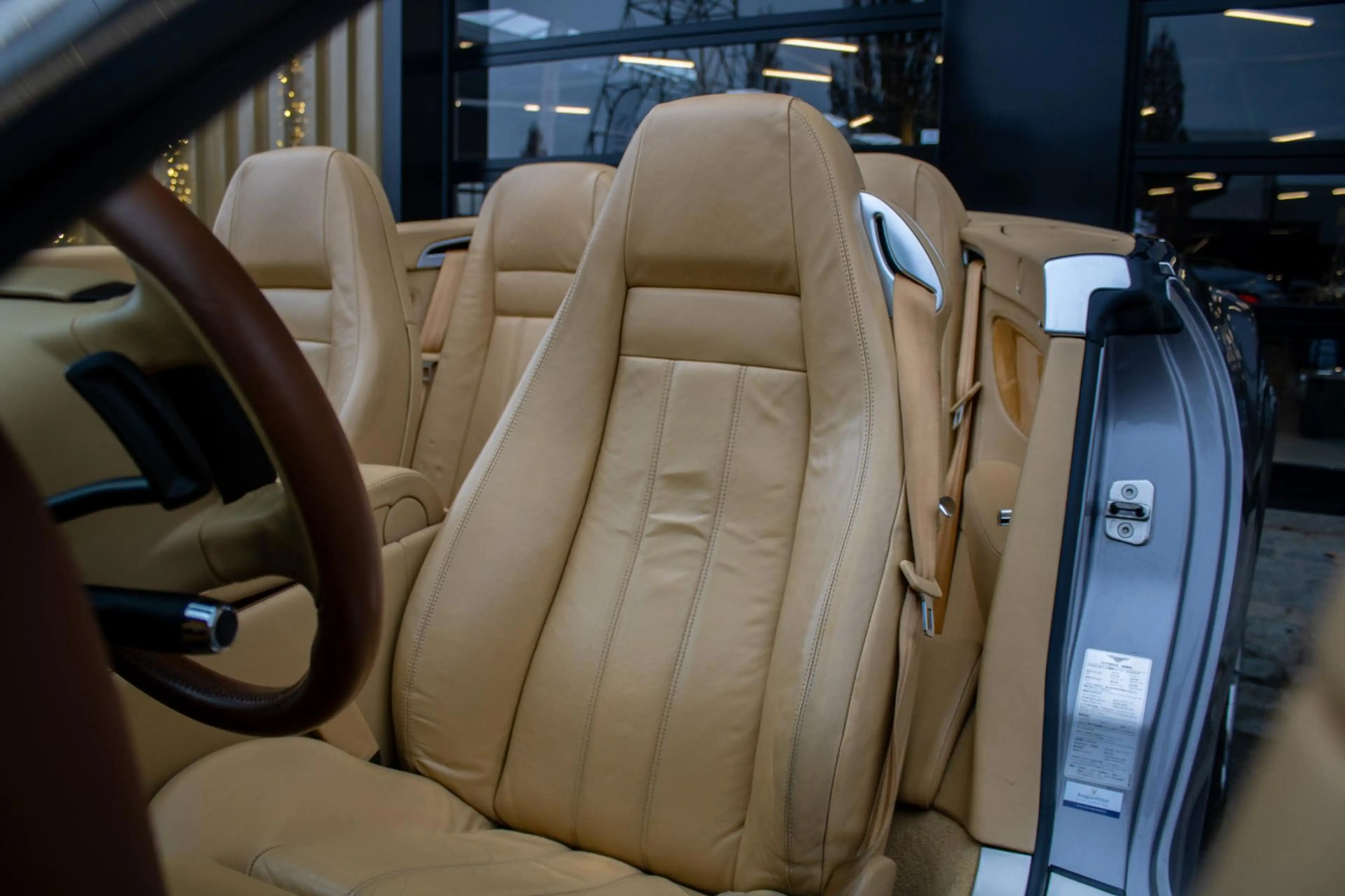 Bentley Continental GTC 6.0 W12 — photo 17