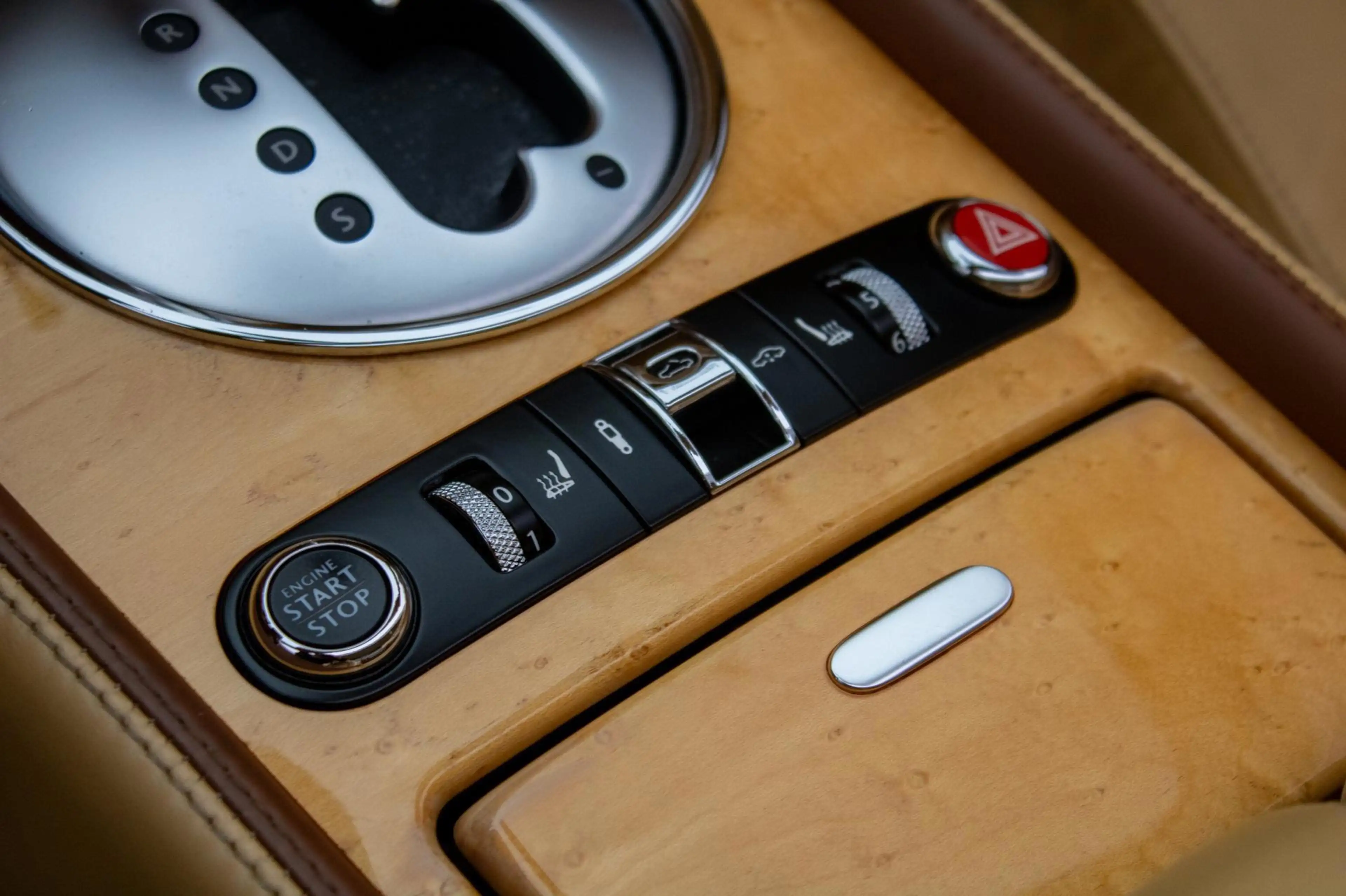 Bentley Continental GTC 6.0 W12 — photo 13