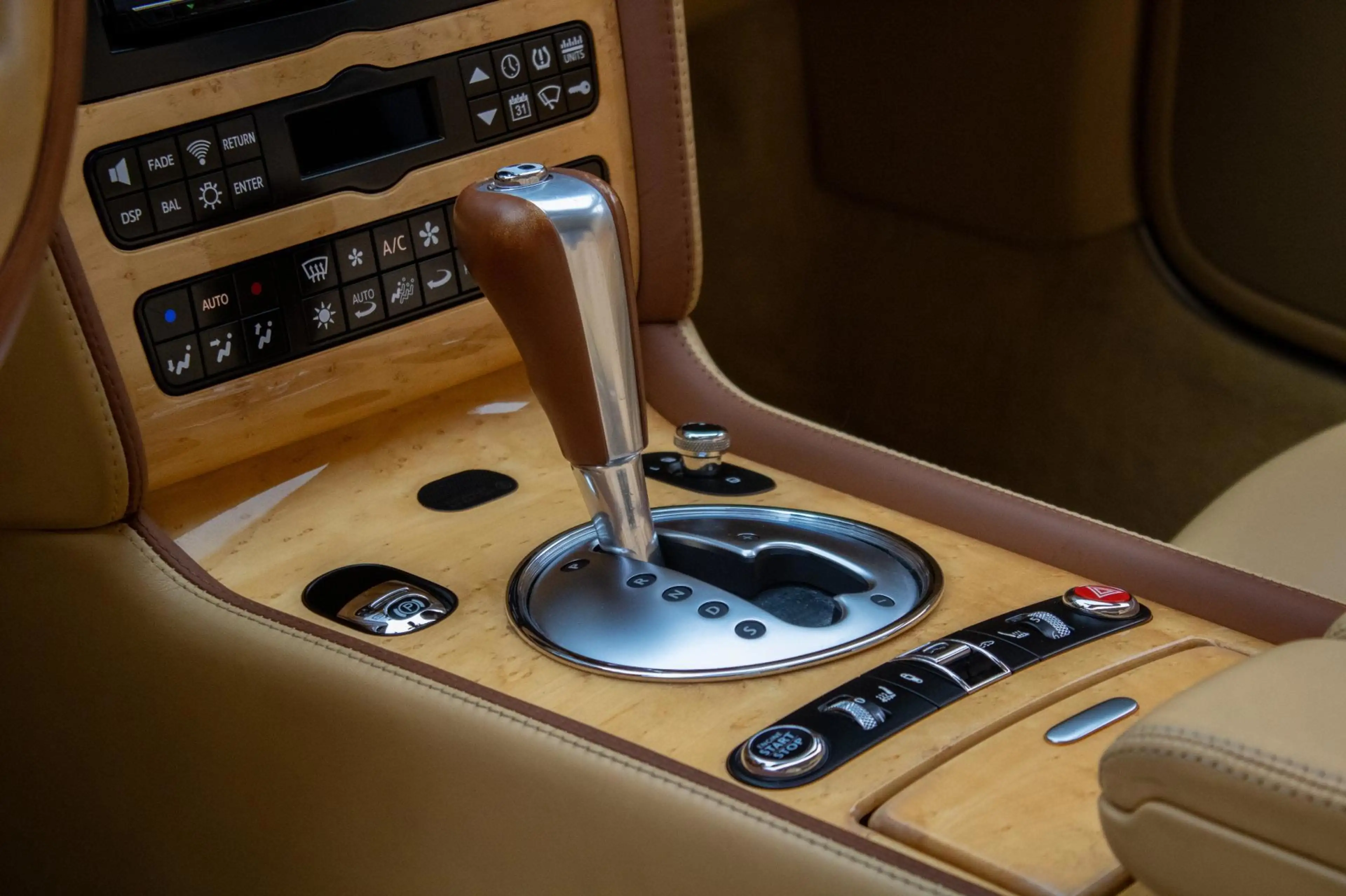 Bentley Continental GTC 6.0 W12 — photo 10