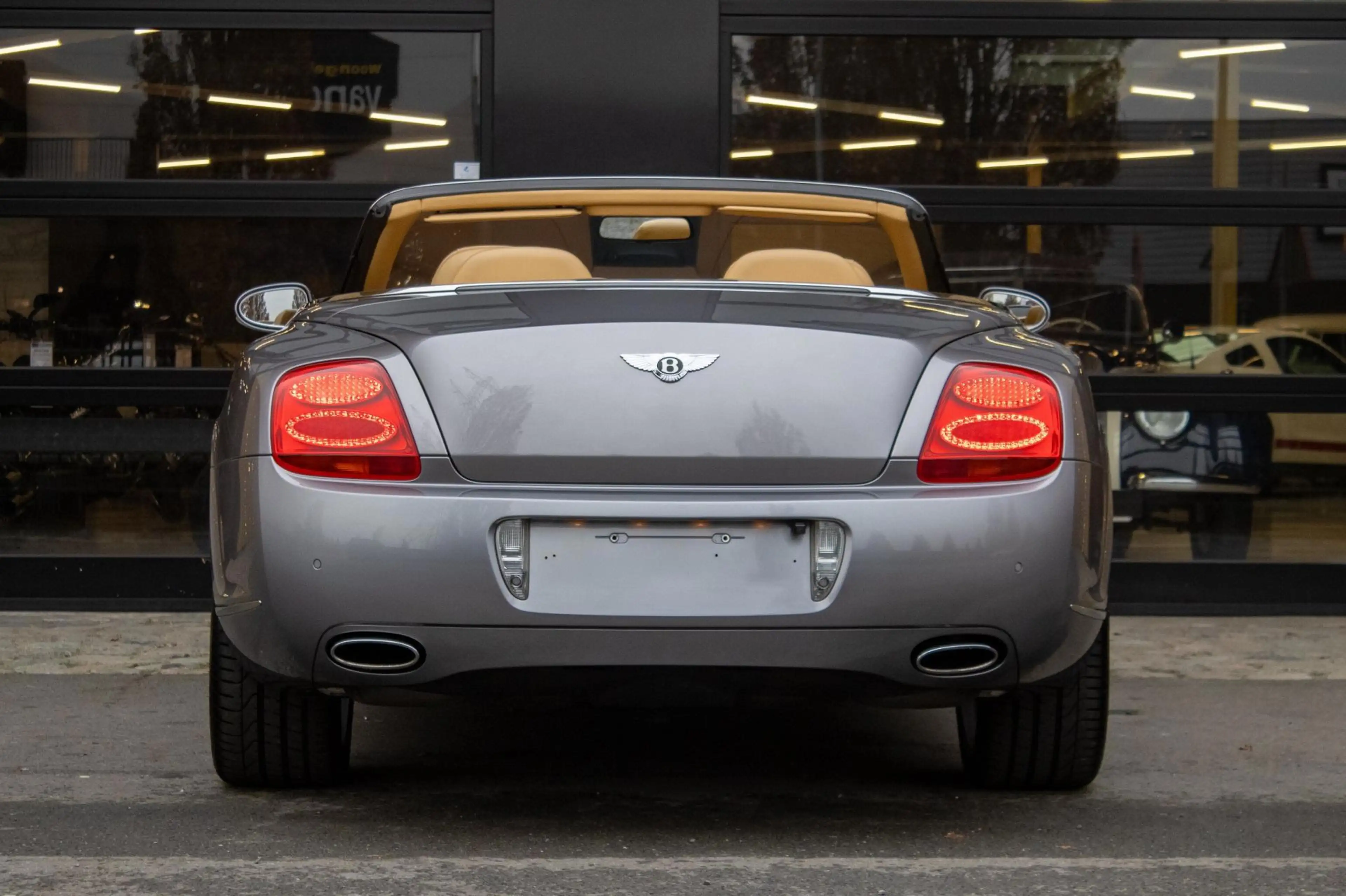 Bentley Continental GTC 6.0 W12 — photo 12