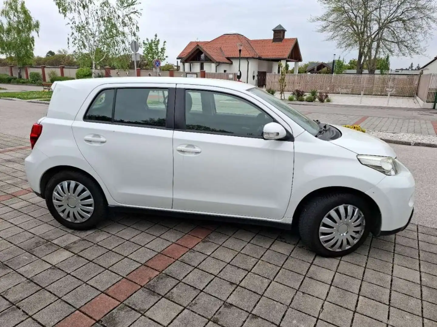Toyota Urban Cruiser Urban Cruiser 1,33 dVVT-i S Alb - 1