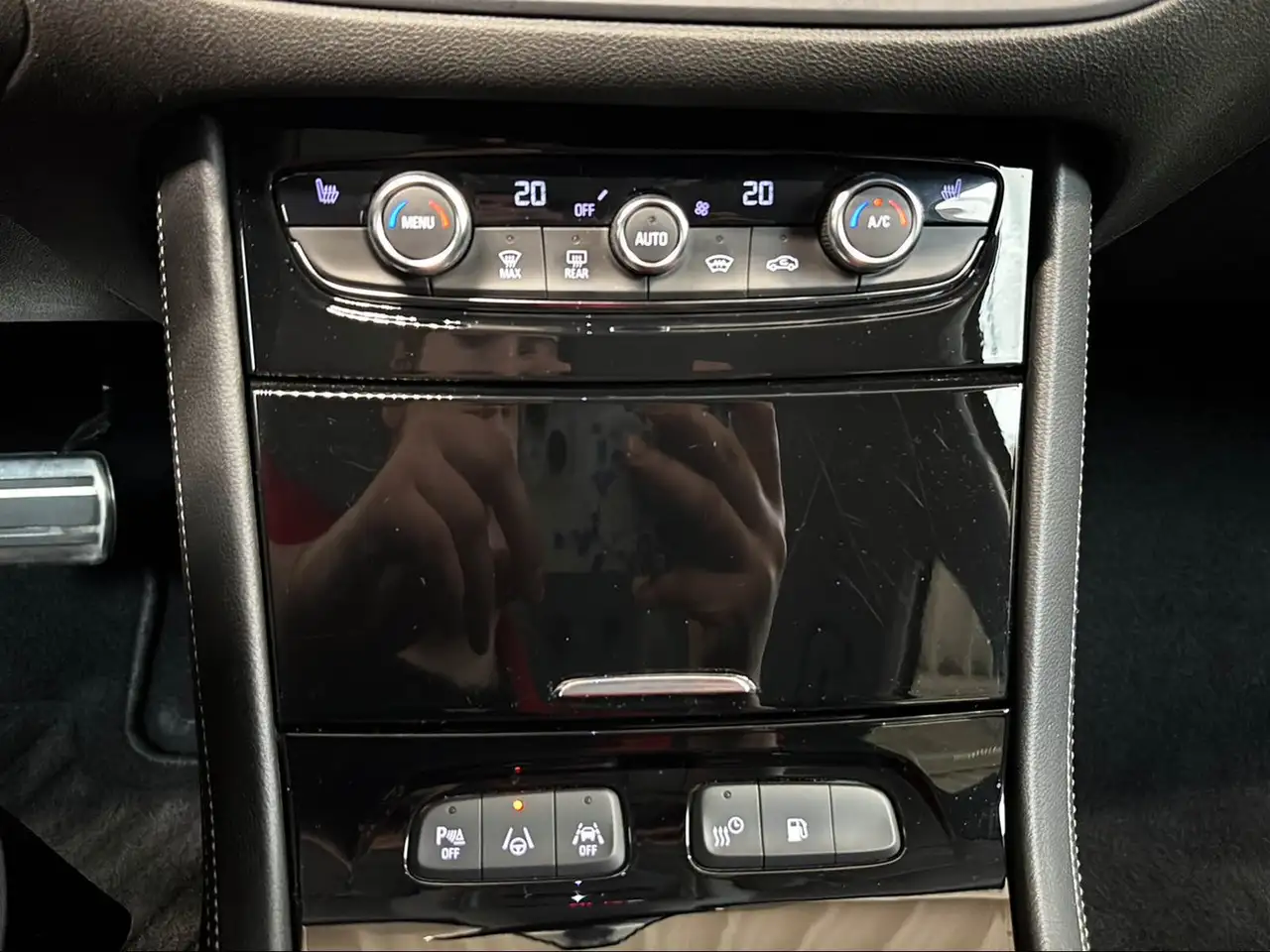 Opel Grandland X Elegance PHEV -hzb. Ergonomiesitze / Kamera / Navi 17