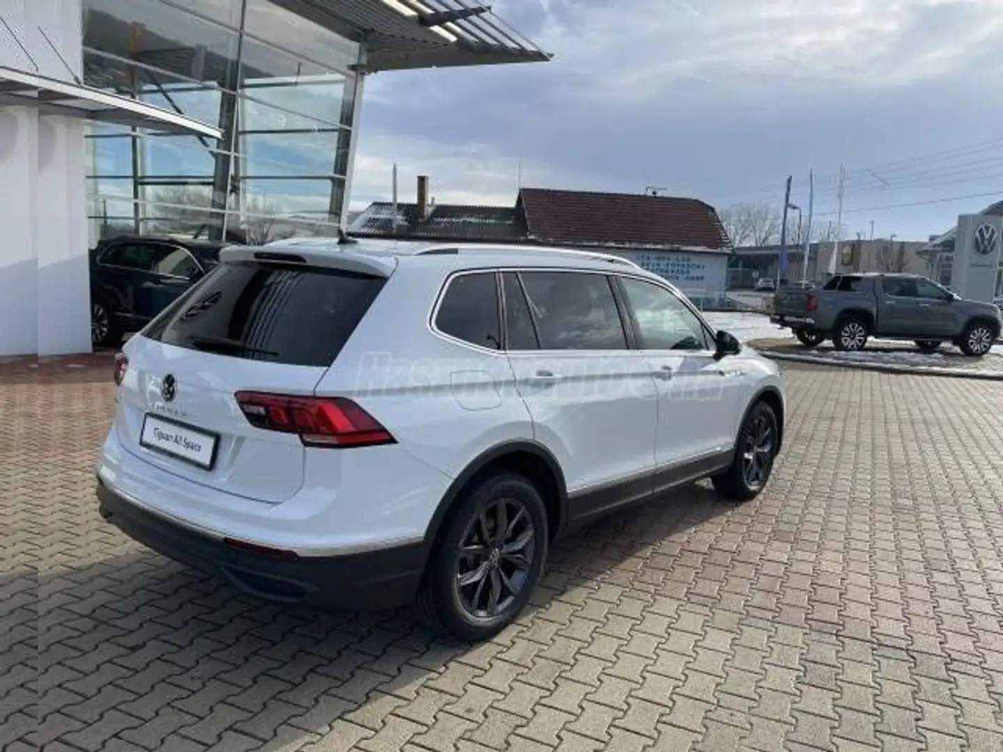 Volkswagen Tiguan Allspace 1.5 TSI DSG Life 7Si AHK Nav Kam Weiß - 2