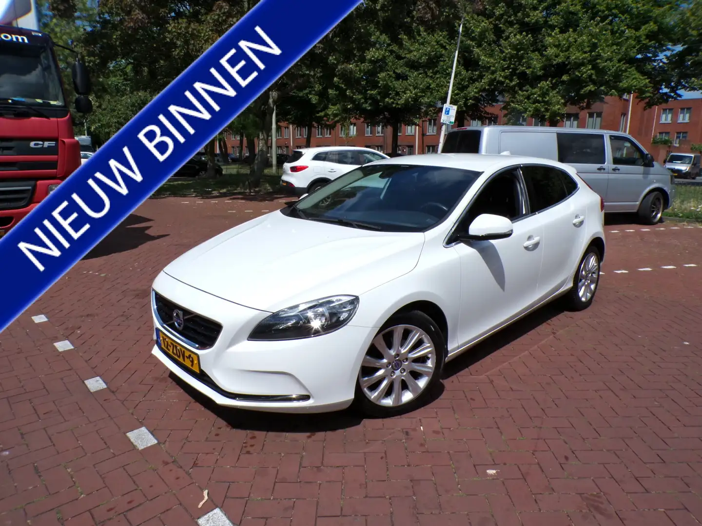 Volvo V40 1.6 D2 Momentum ORGINELE KM STAND NAP AANTOONBAAR. Bianco - 1