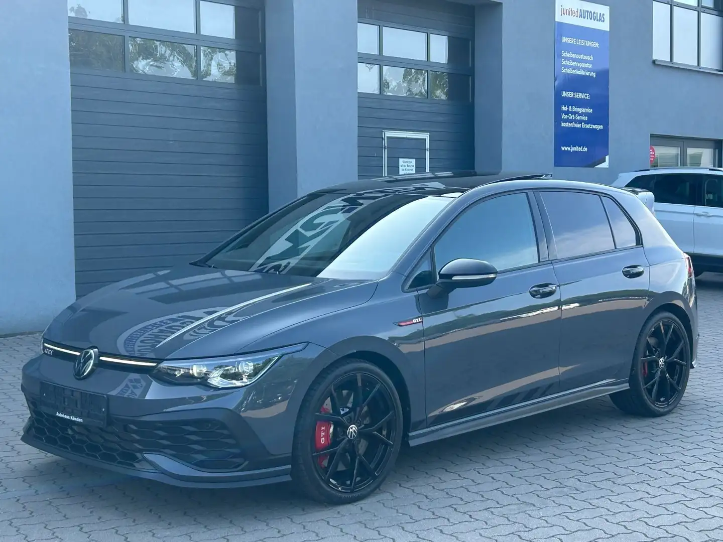 Volkswagen Golf VIII GTI Clubsport °Pano°IQ°R-Kamera°HUP° Grijs - 2