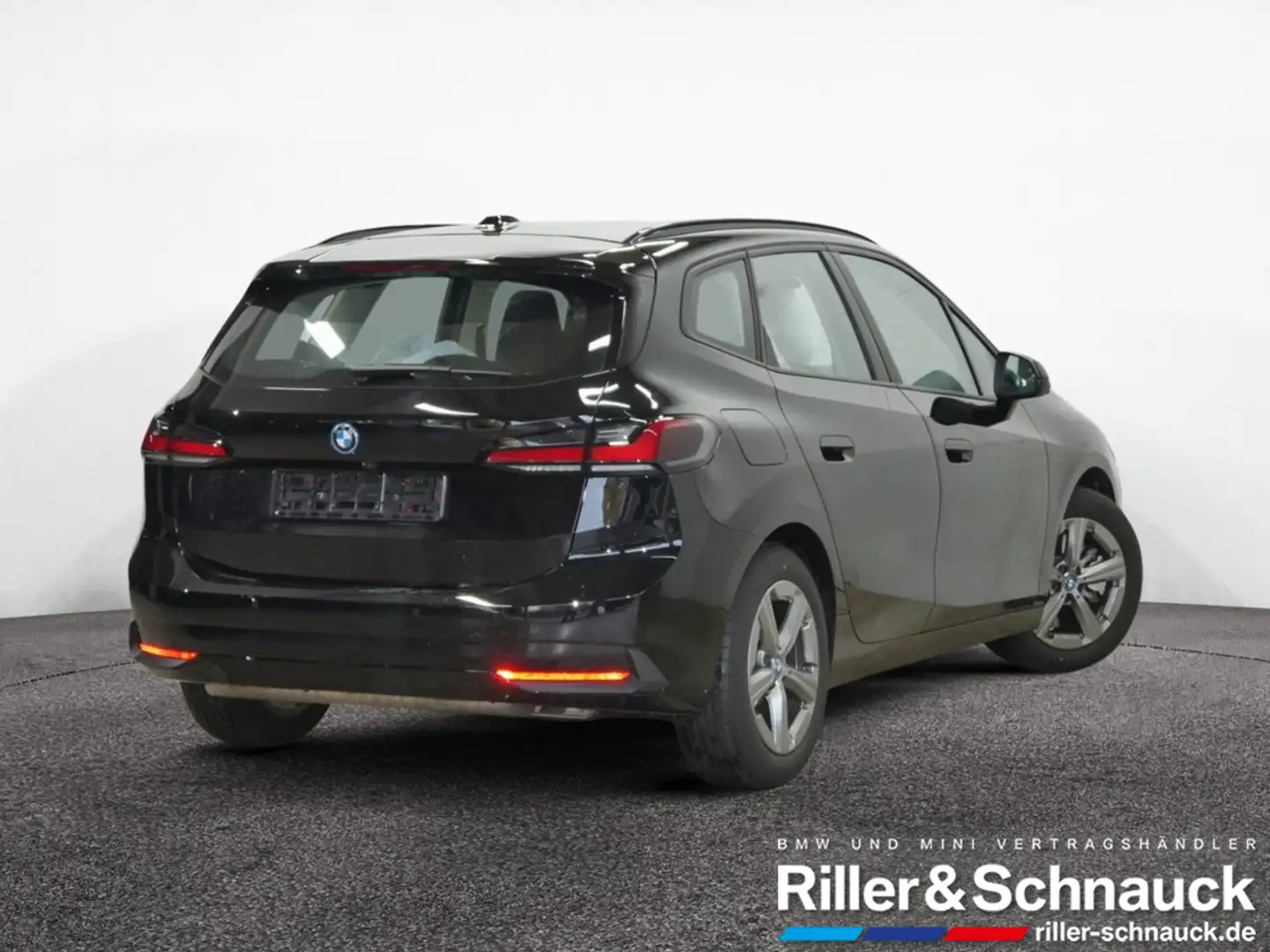 BMW 230 e Active Tourer xDrive AHK+HUD+360°KAM+SHZ Schwarz - 2