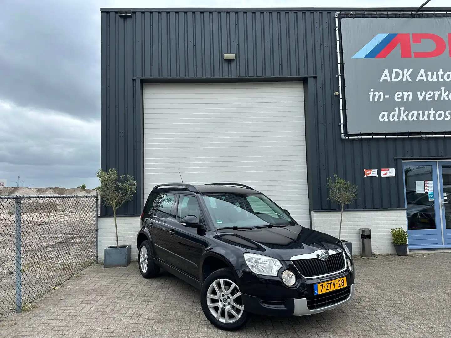 Skoda Yeti 1.2 TSI Ambition AUTOMAAT/NAVI/CLIMA/STOELVERW/CRU Schwarz - 2
