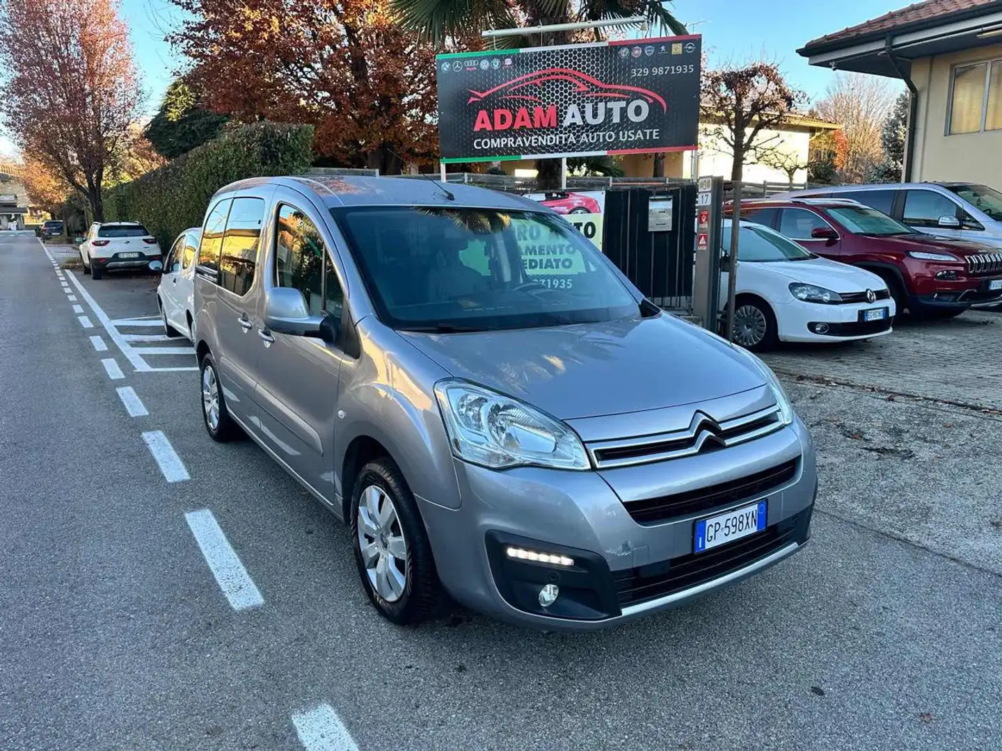 Citroen Berlingo PureTech 110 Stop&Start Van M Club Gris - 1