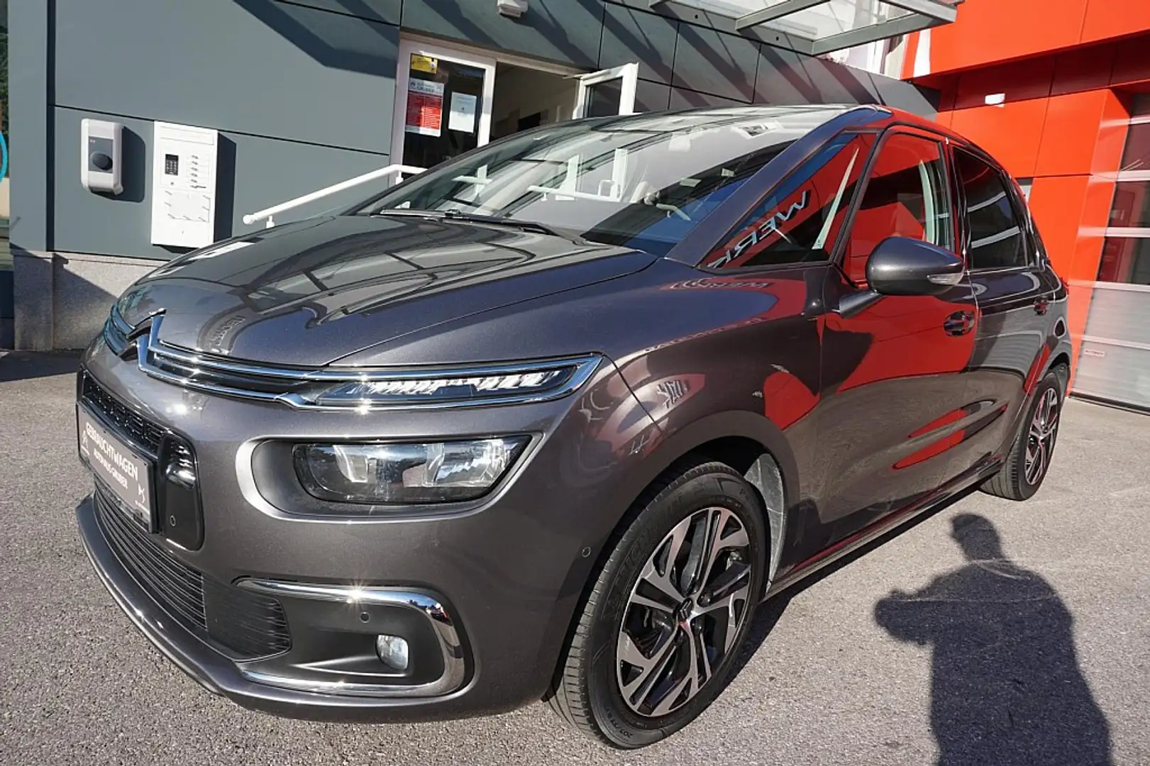 Citroen C4 SpaceTourer PureTech 130 S&S EAT8 Shine Grau - 1