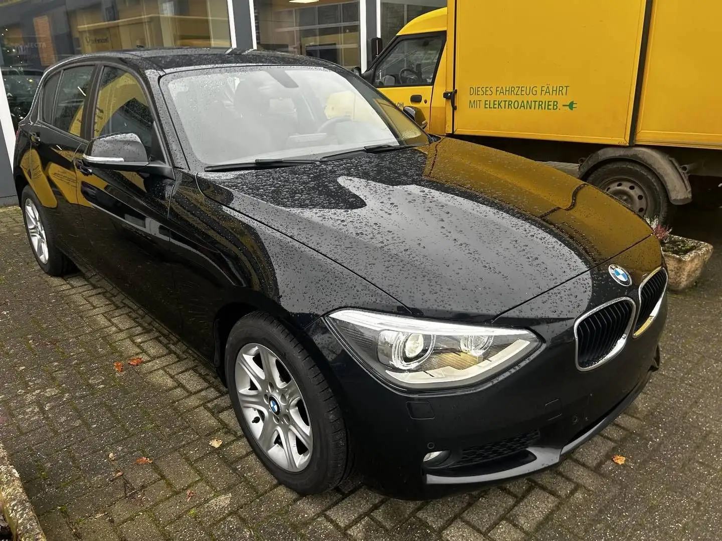 BMW 116 i Lim*AUTOM.*TüvNEU*KLIMA*PDC*BI-XENON*S.HEFT Schwarz - 2