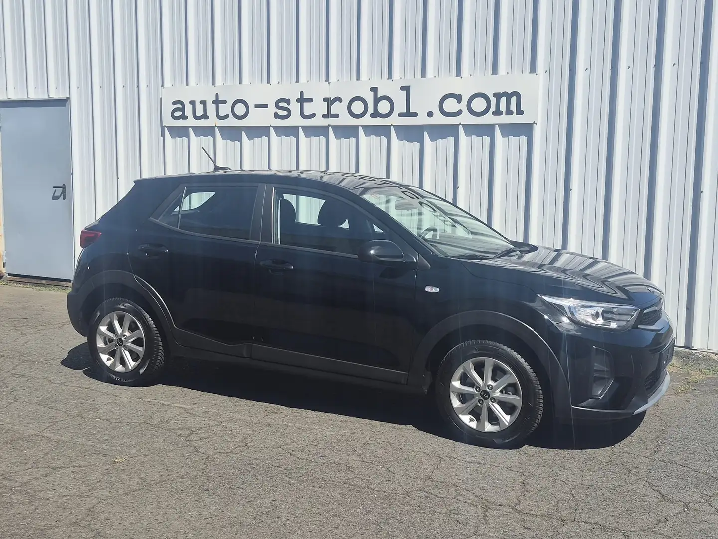 Kia Stonic 1,25 MPI ISG Titan Schwarz - 2