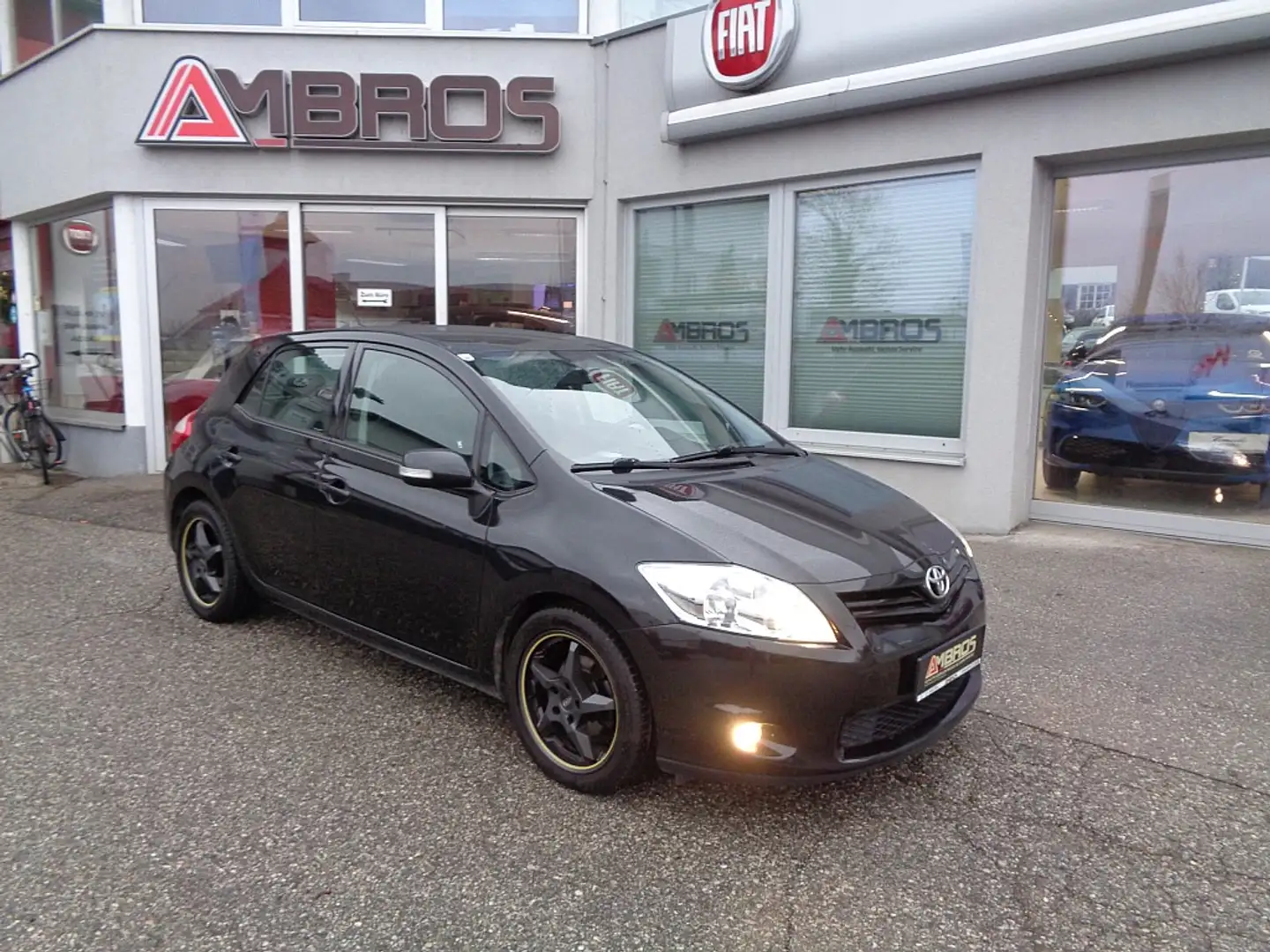 Toyota Auris 1,4 D-4D 90 DPF High Eco Schwarz - 1