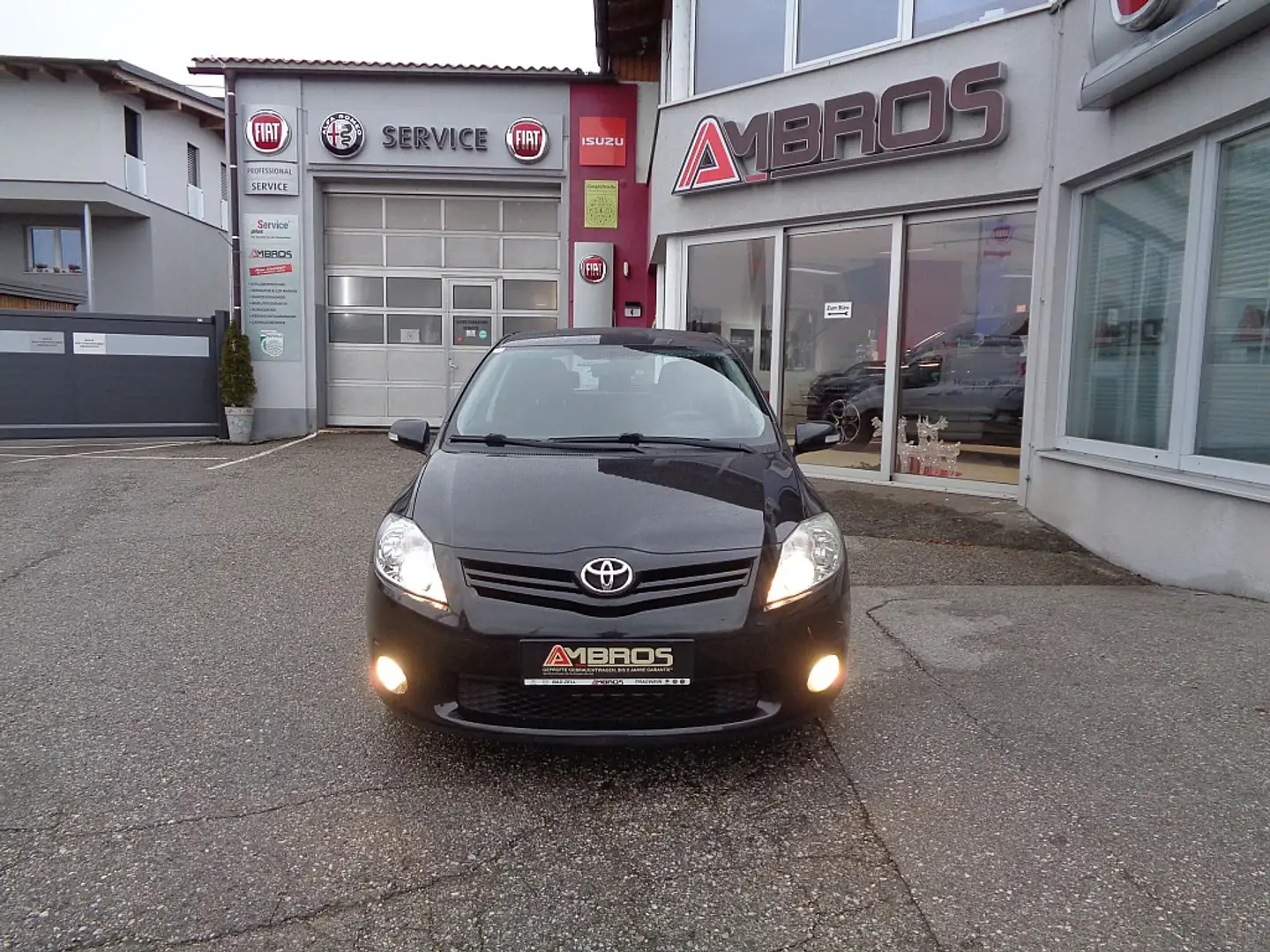 Toyota Auris 1,4 D-4D 90 DPF High Eco Schwarz - 2