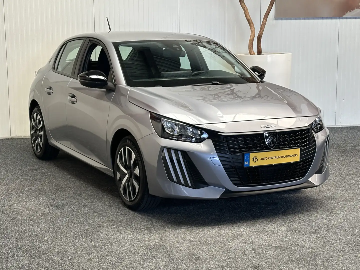 Peugeot 208 1.2 ACTIVE 75PK MODEL 2025 NAVIGATIE VIA APPLE CAR Grau - 2