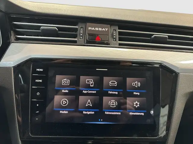 Volkswagen Passat view 14