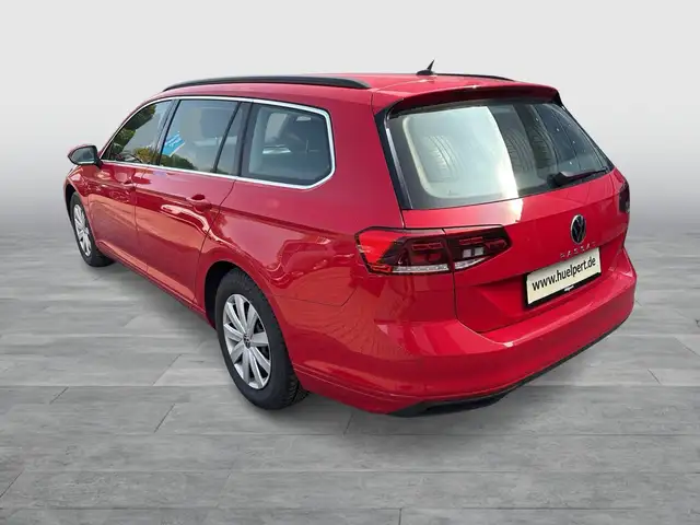 Volkswagen Passat view 3