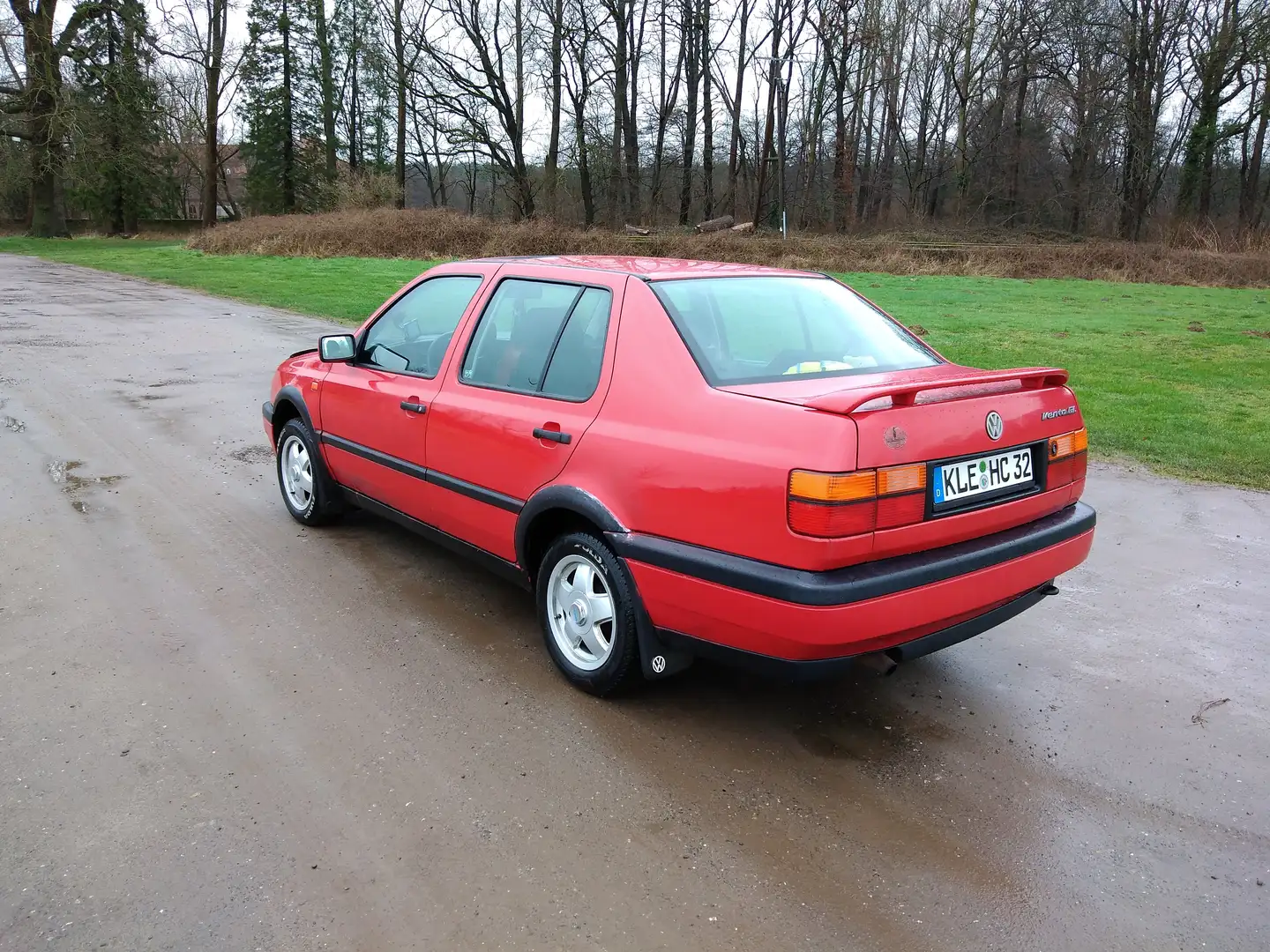 Volkswagen Vento Vento 1.9 TD CL crvena - 2