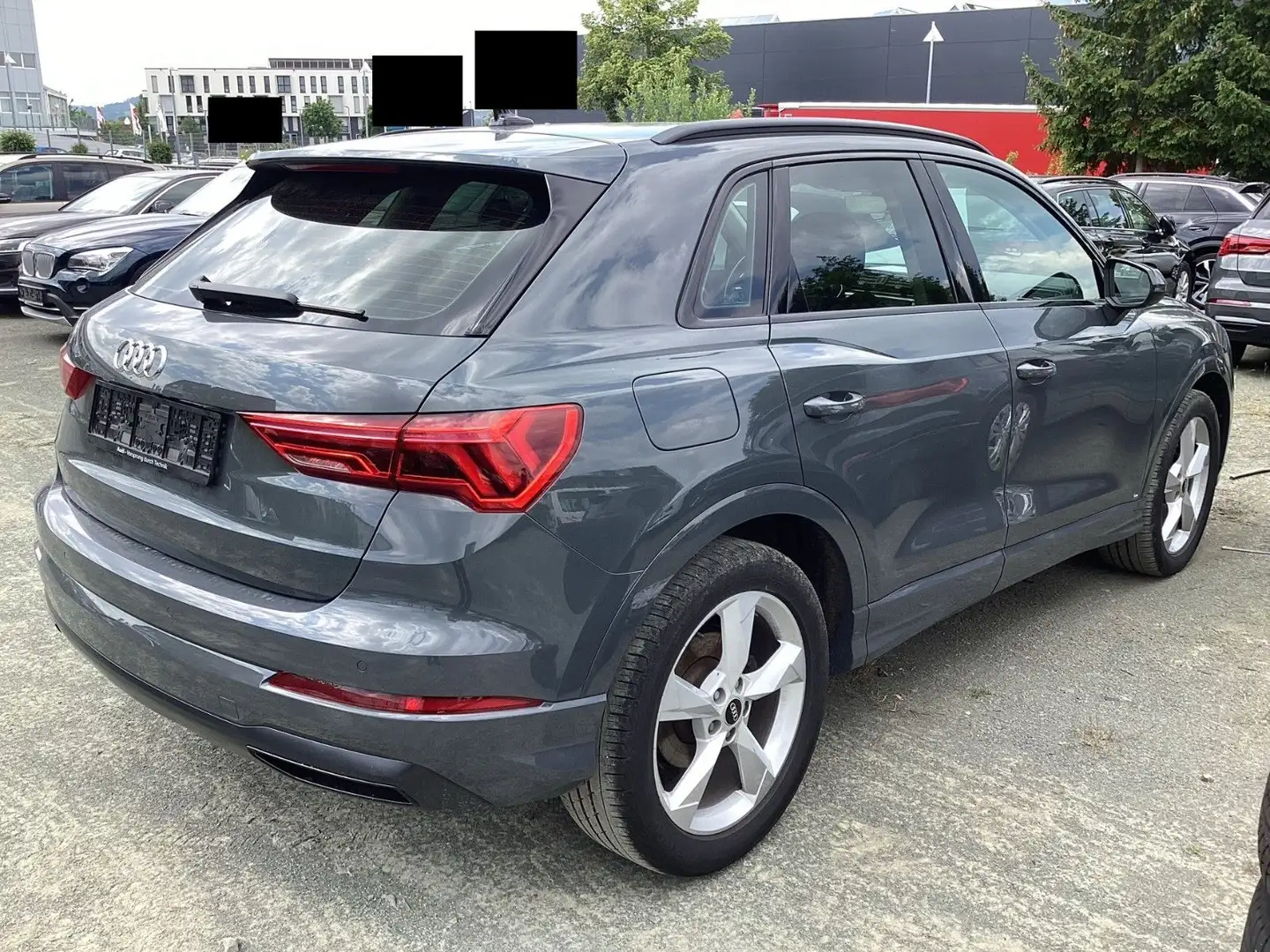 Audi Q3 35 Sport NAVI+/ACC+/LED+/PANO/AHK/19" Grijs - 2