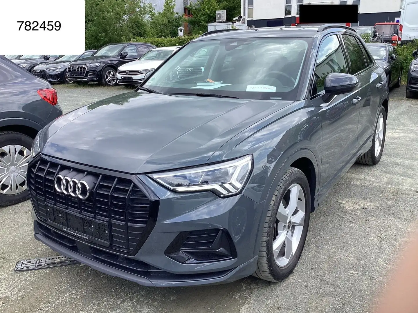 Audi Q3 35 Sport NAVI+/ACC+/LED+/PANO/AHK/19" Grijs - 1