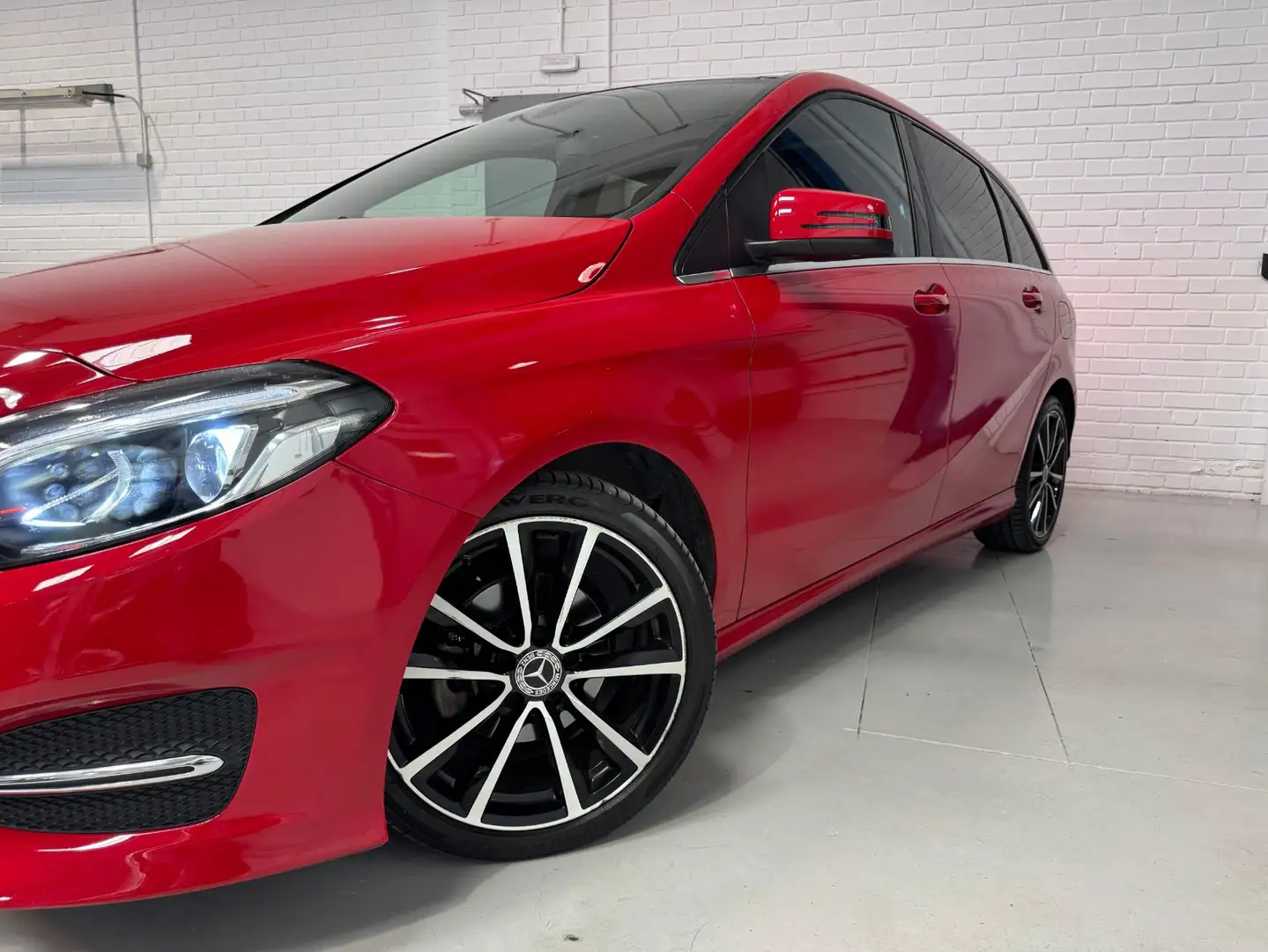 Mercedes-Benz B 180 180d Rouge - 2