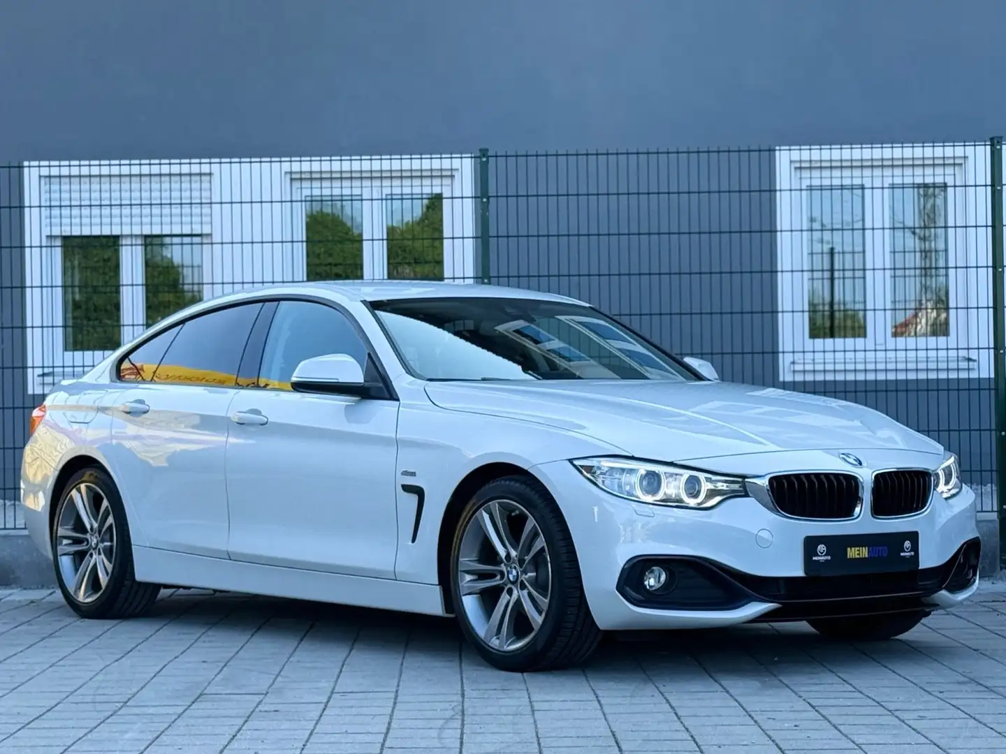 BMW 420 Gran Coupe 420 i Sport Line 7/BI-XEN/TEMP/ Bílá - 2