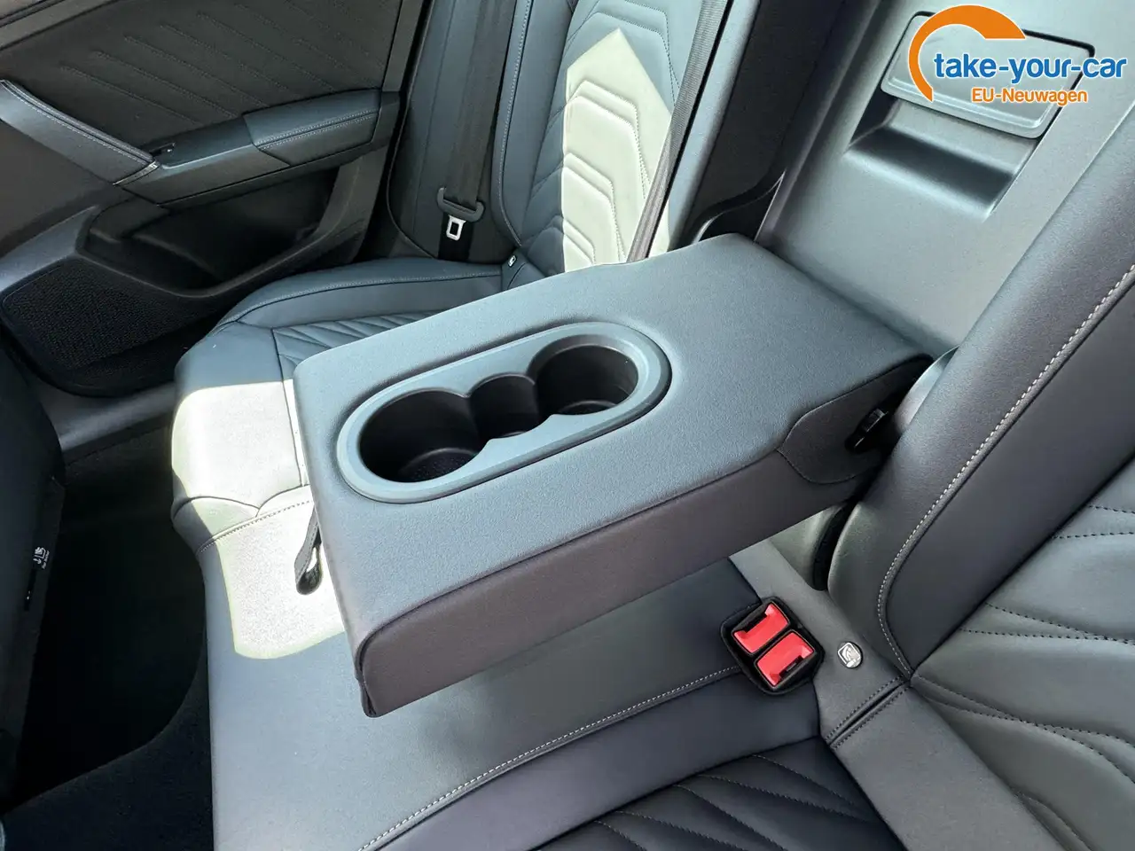 Cupra Formentor VZ 4x4 AHK+NAVI+KAMERA+eHK+KESSY+ACC+19" ALU+LE..., миниатюра 25