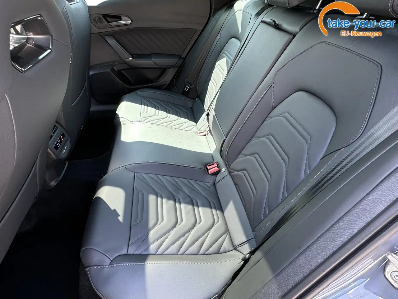 Cupra Formentor VZ 4x4 AHK+NAVI+KAMERA+eHK+KESSY+ACC+19" ALU+LE..., миниатюра 24