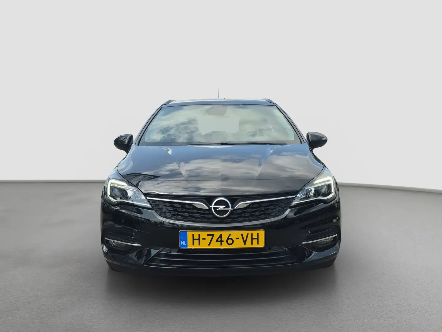 Opel Astra Sports Tourer 1.2 Edition | Achteruitrijcamera | A Zwart - 2