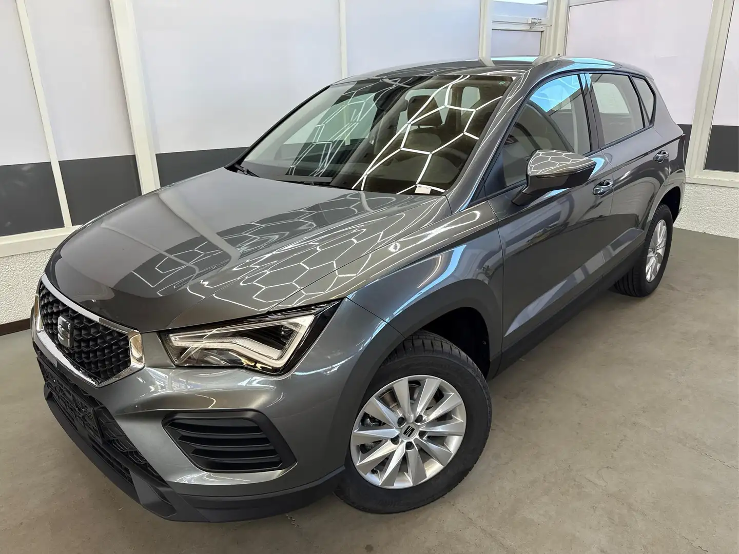 SEAT Ateca EDITION KLIMAAUTOMATIK TEMPOMAT ALU 1.0 TSI 85k... Grau - 1