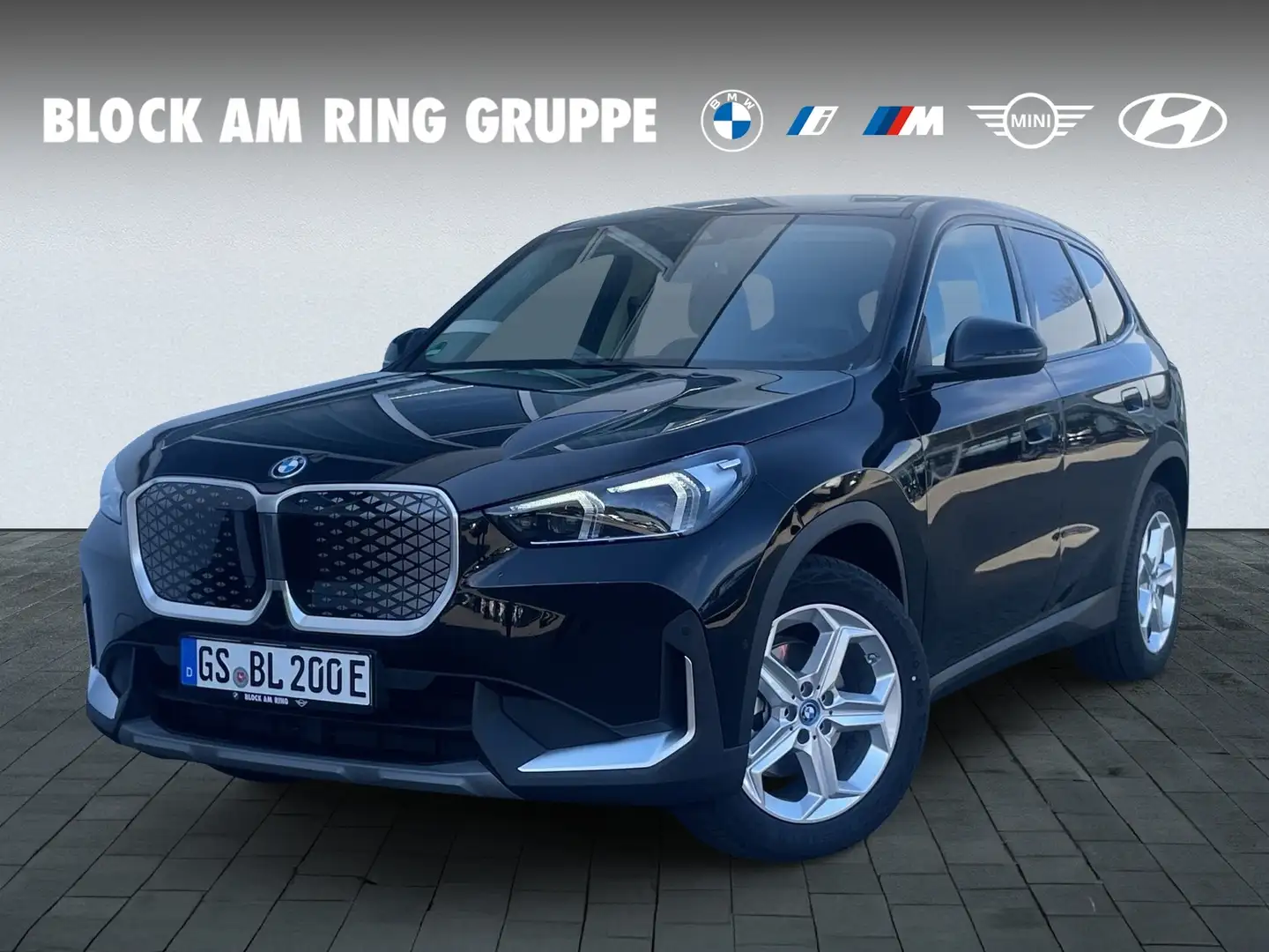 BMW iX1 EDRIVE20 LHZ ALED DA PA SH NAVI Zwart - 1