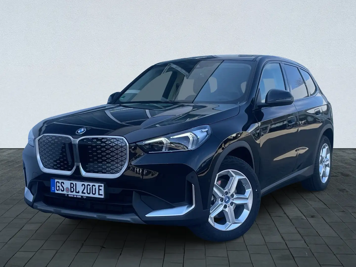 BMW iX1 EDRIVE20 LHZ ALED DA PA SH NAVI Schwarz - 2