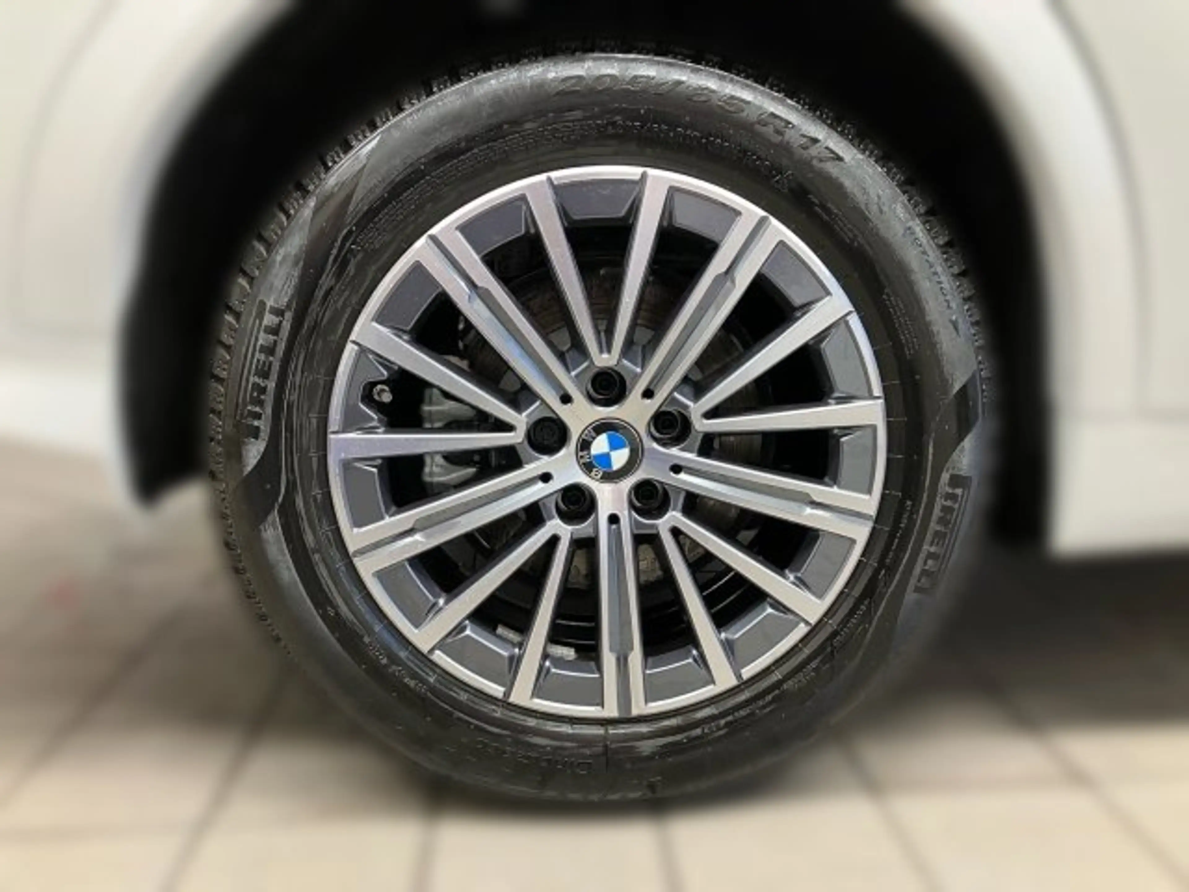 BMW iX2 eDrive 20 U10 — photo 5