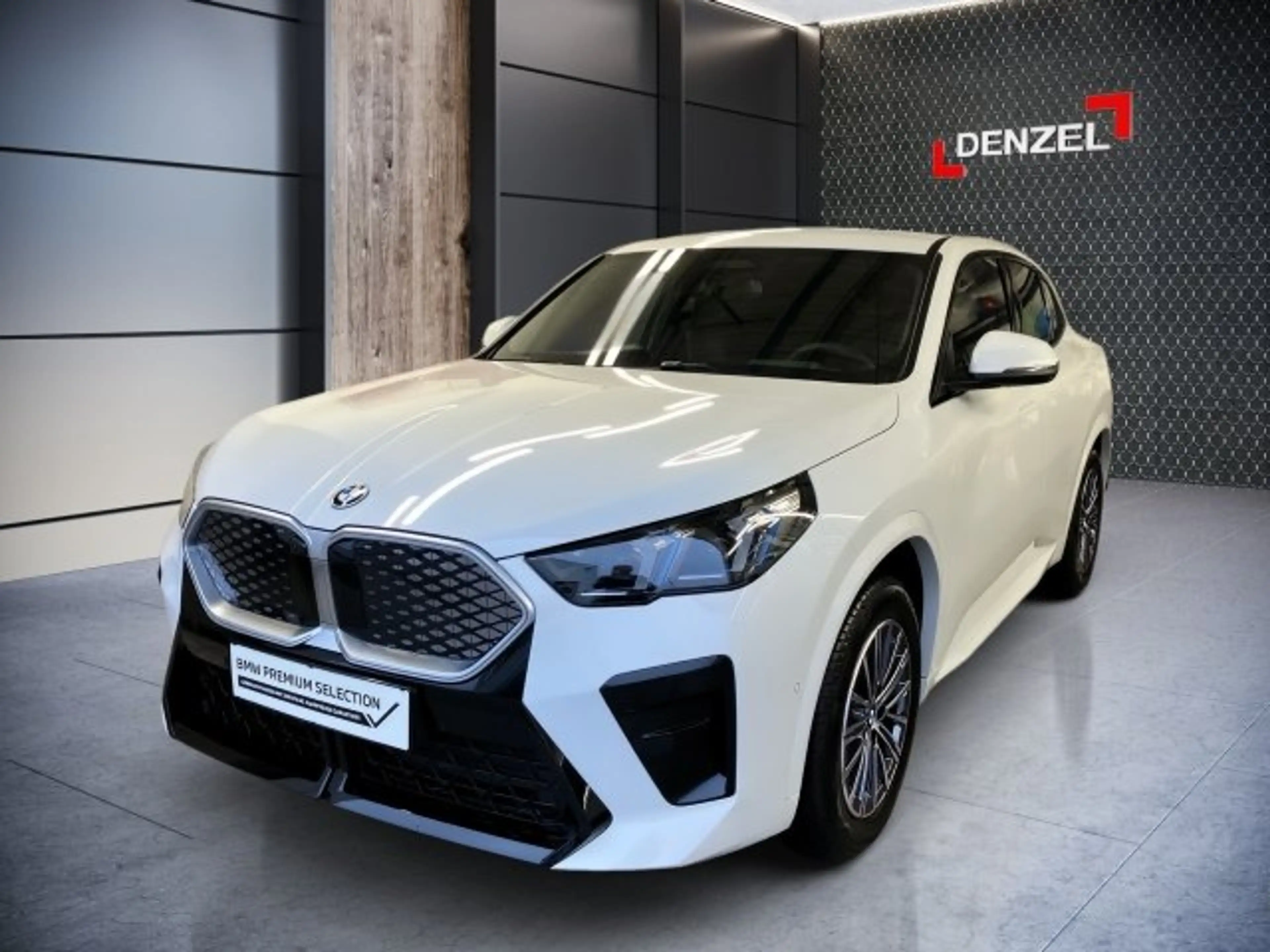 BMW iX2 eDrive 20 U10 — photo 2