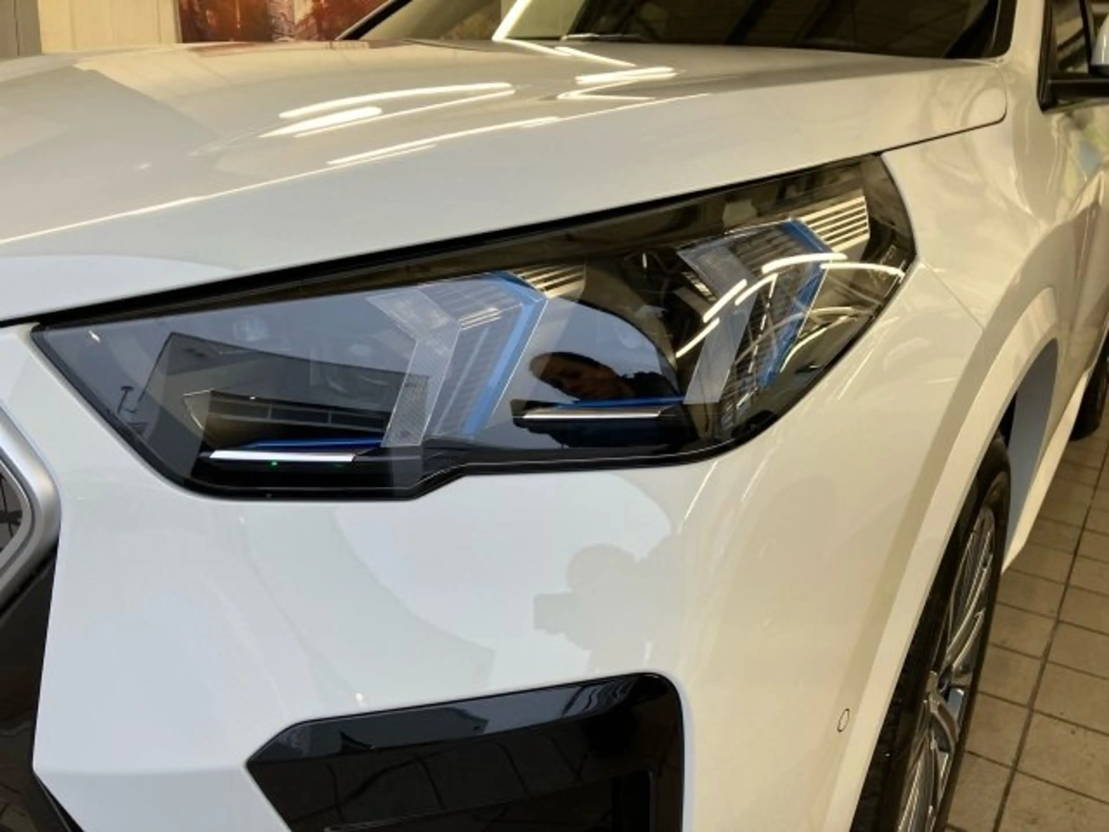 BMW iX2 eDrive 20 U10 — photo 12