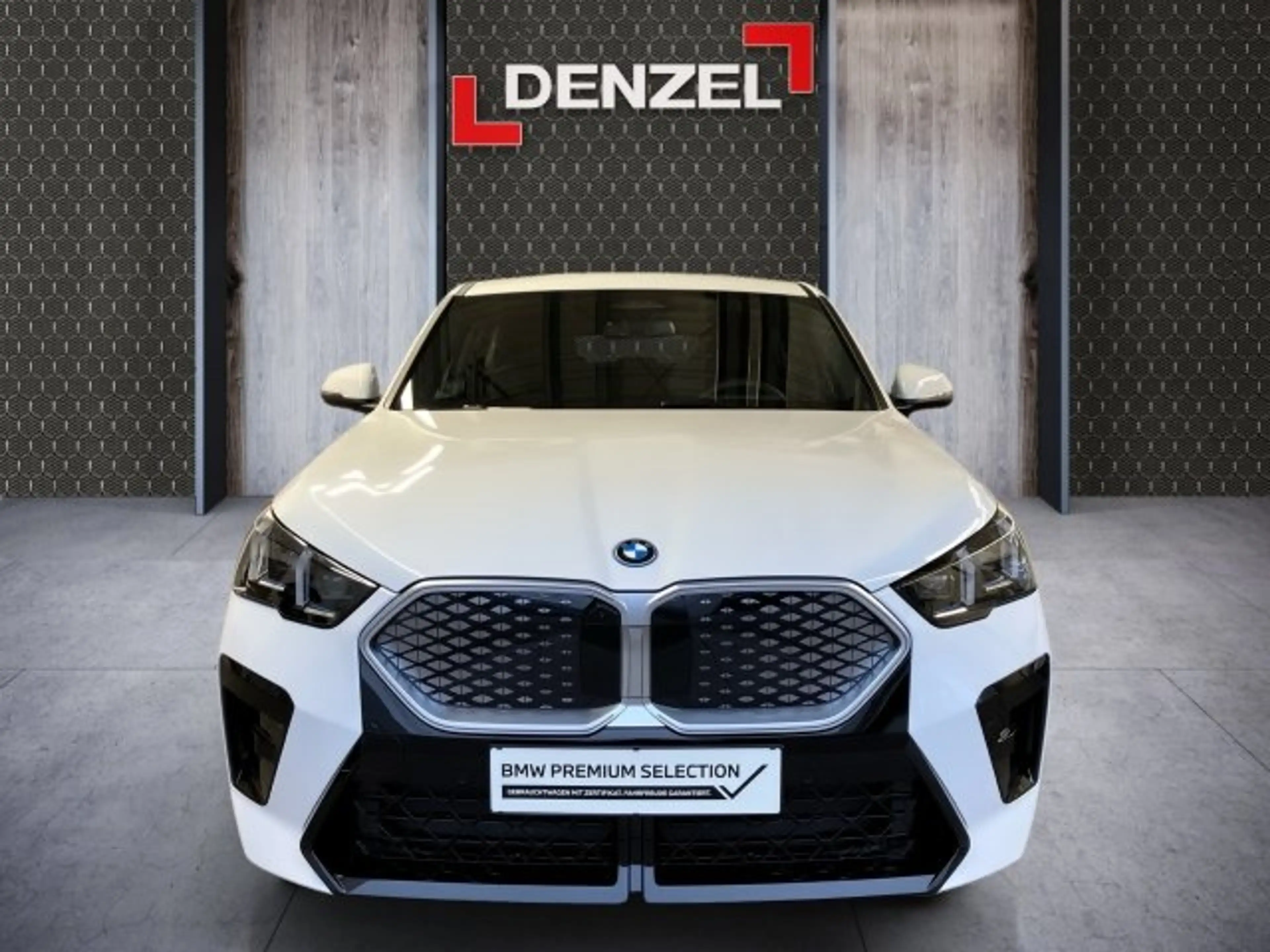 BMW iX2 eDrive 20 U10 — photo 13