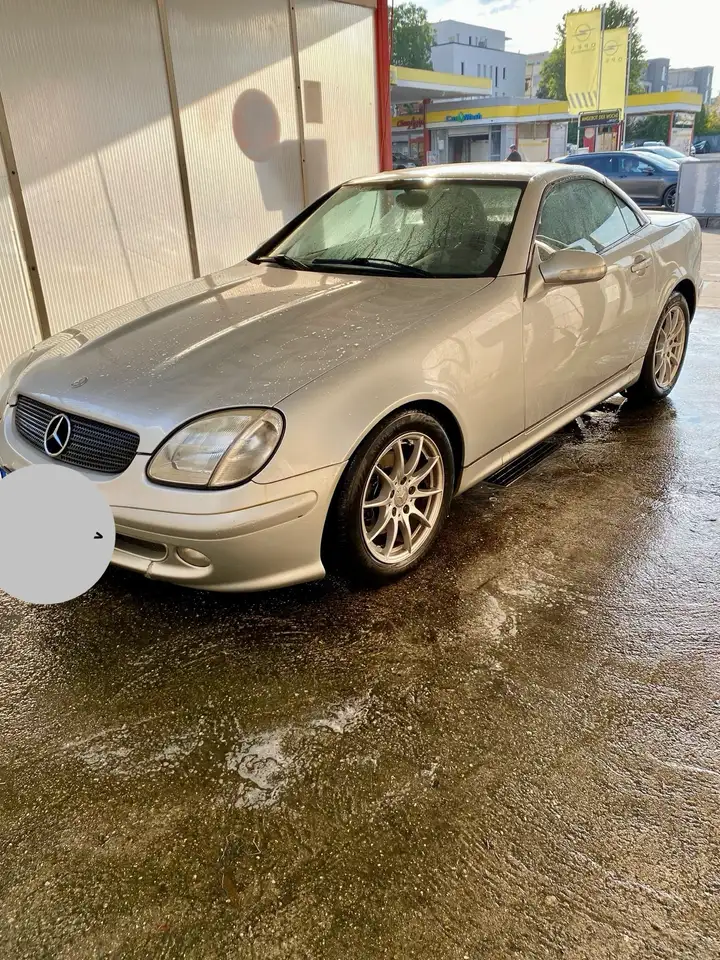 Mercedes-Benz SLK 230