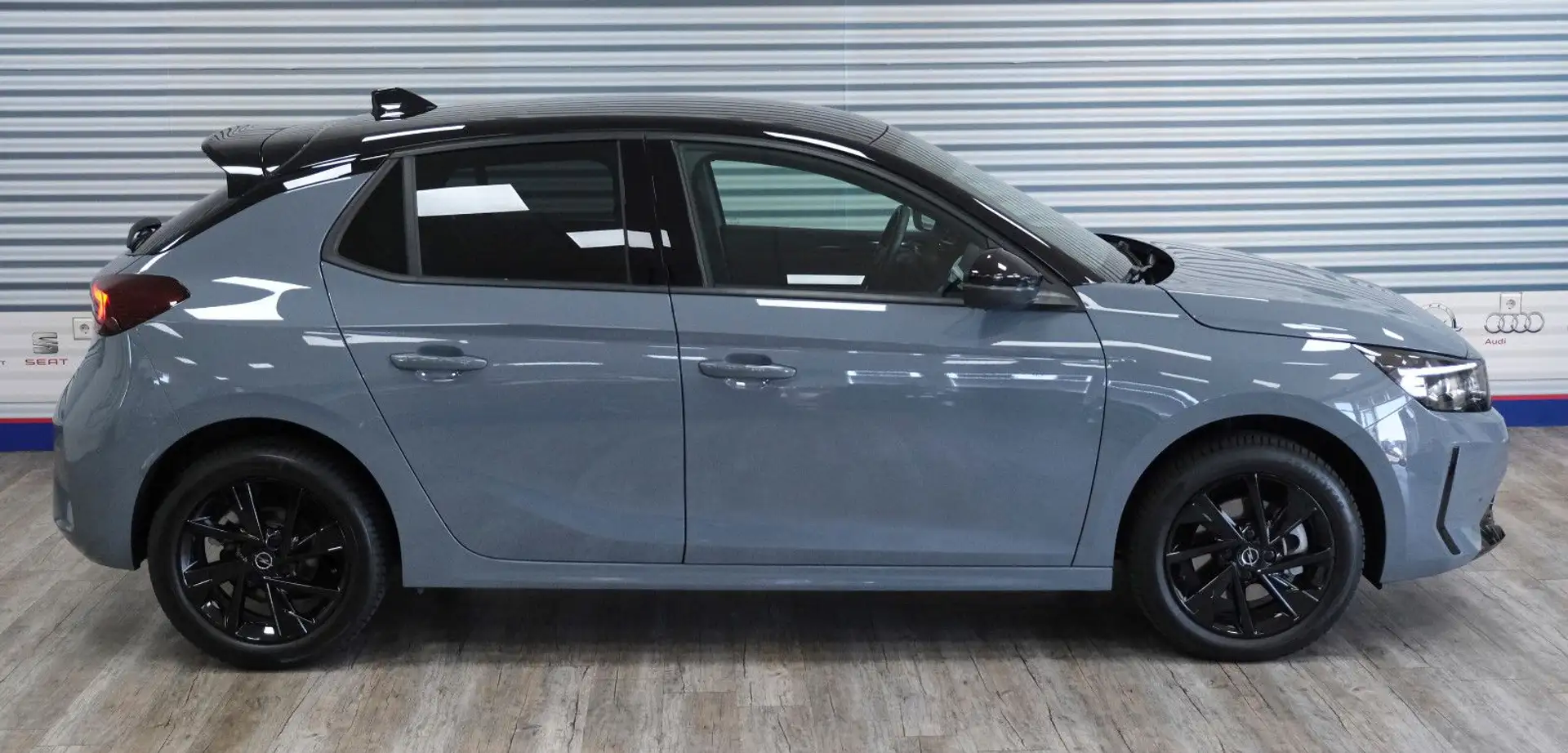 Opel Corsa F 1.2 GS *NAVI/LED/SHZ/PARK&GO/FACELIFT* Gris - 2