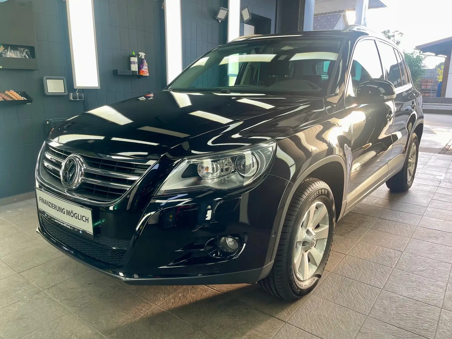 Volkswagen Tiguan Sport Schwarz - 1